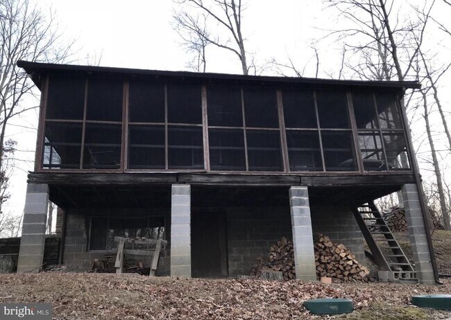 Primary Photo - 75 Upper Clubhouse Dr