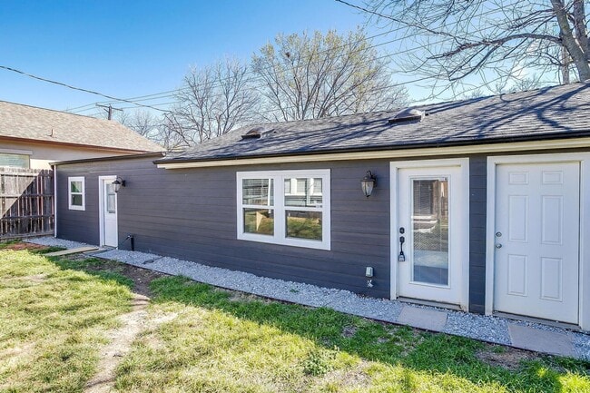 Building Photo - Adorable 1/1 Studio Apartment in Arlington...