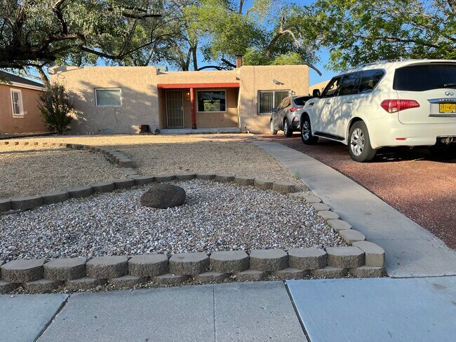 Primary Photo - 1706 Ridgecrest Dr SE
