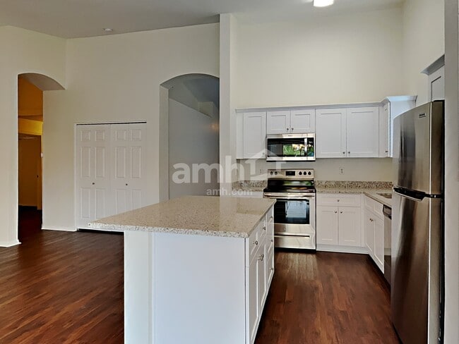 Building Photo - 11583 W Holly St