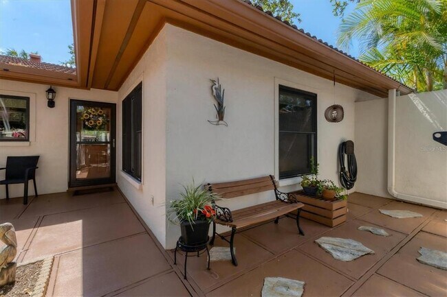 Building Photo - 6304 Pelican Dr