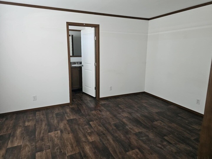 Building Photo - 76 Meggan Dr