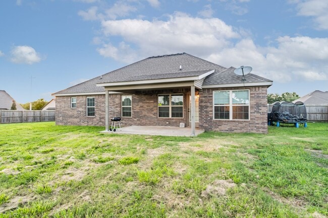 Building Photo - 2091 Eagle Dr