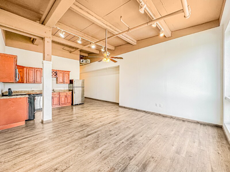 Building Photo - 3554 Sepviva St