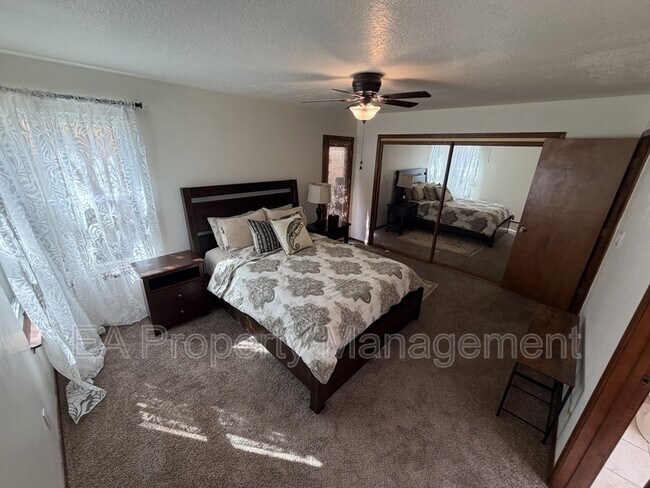 Building Photo - 4904 Purcell Dr NE