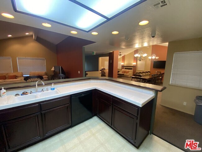 Building Photo - 675 Oak Run Trail