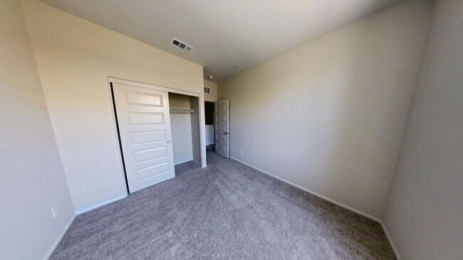 Building Photo - 40186 Birchfield Dr