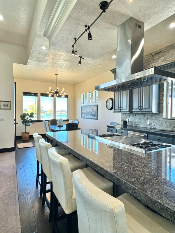 Building Photo - 658 S 1920 W