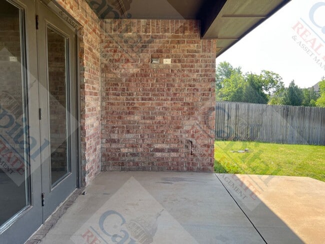 Building Photo - Come Home and Relax!