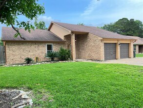 Building Photo - 2417 Colleen Dr
