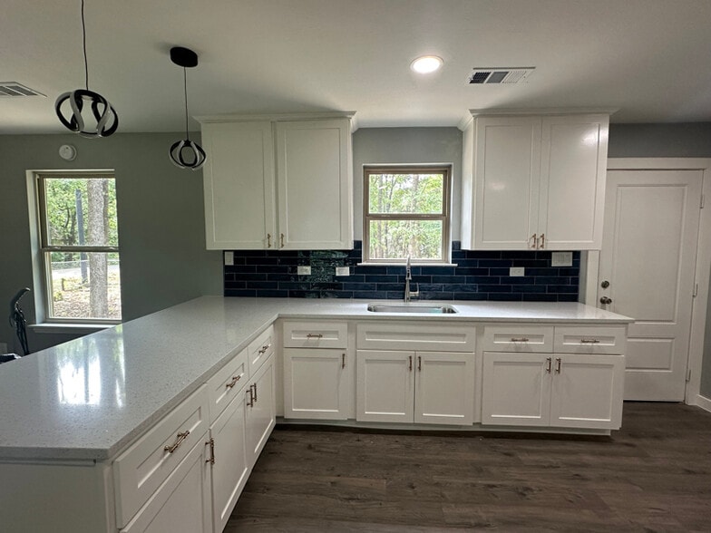 Building Photo - 121 Telephone Rd