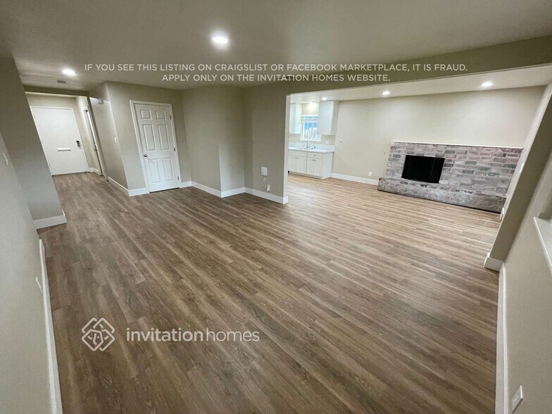 Building Photo - 2332 Zinfandel Dr