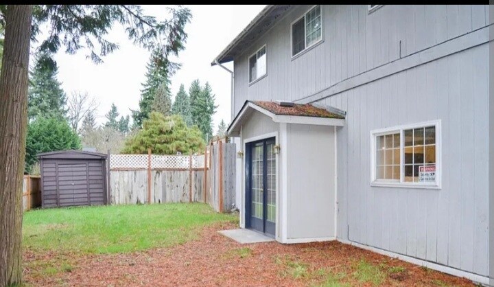 Building Photo - 1731 NE Northgate Way