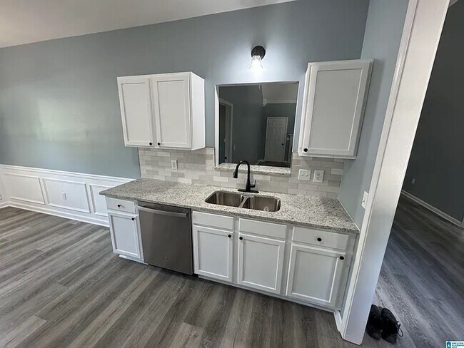 Building Photo - 301 Shelby Forest Dr