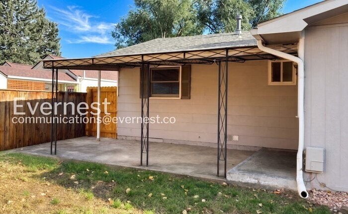 Building Photo - 1116 Juniper Ct