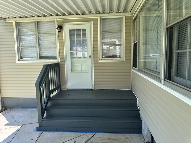 Building Photo - 10110 Tappan Dr