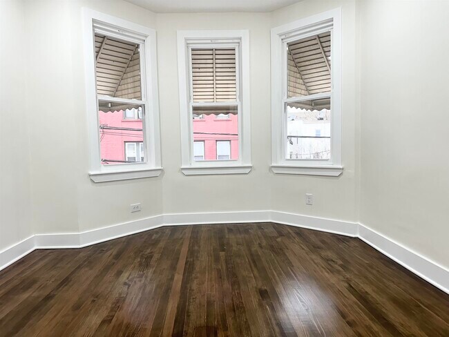 Building Photo - 84 Dekalb Ave