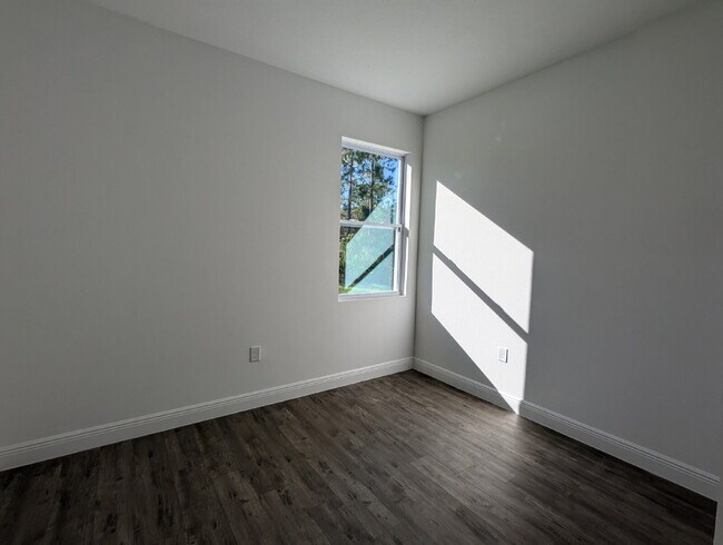 Building Photo - Beautiful and Secluded Poinciana Home for Rent