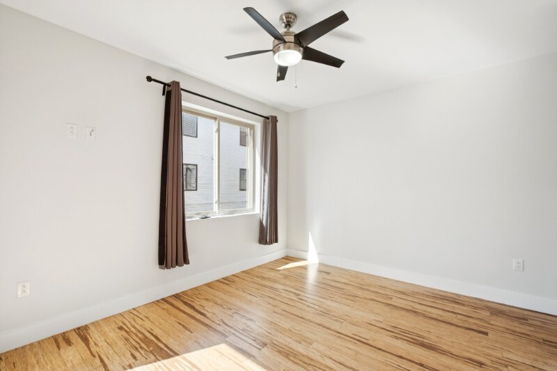 Building Photo - 902 N 16th St