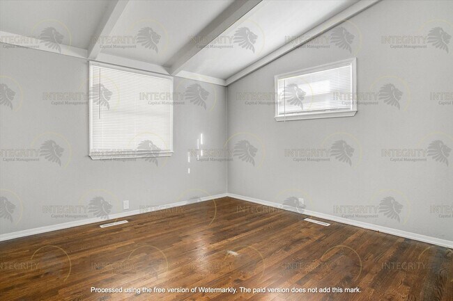 Building Photo - 4809 Farley Ave