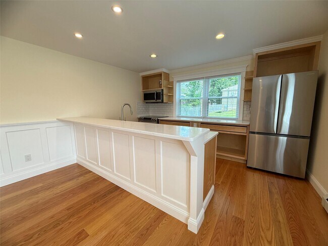 Building Photo - 250 Beechwood Ave