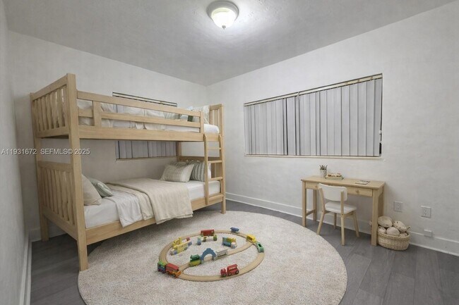 Building Photo - 1267 NE 117th St