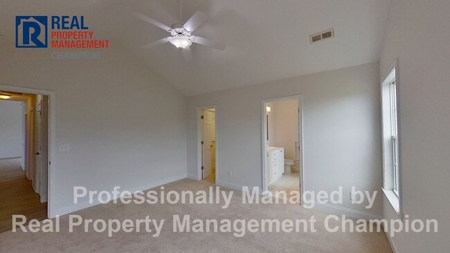 Building Photo - Welcoming Home in Courtney Pines w/Fenced Yard