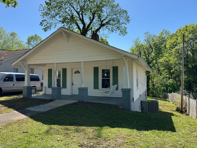 Building Photo - 1421 N Hamilton St