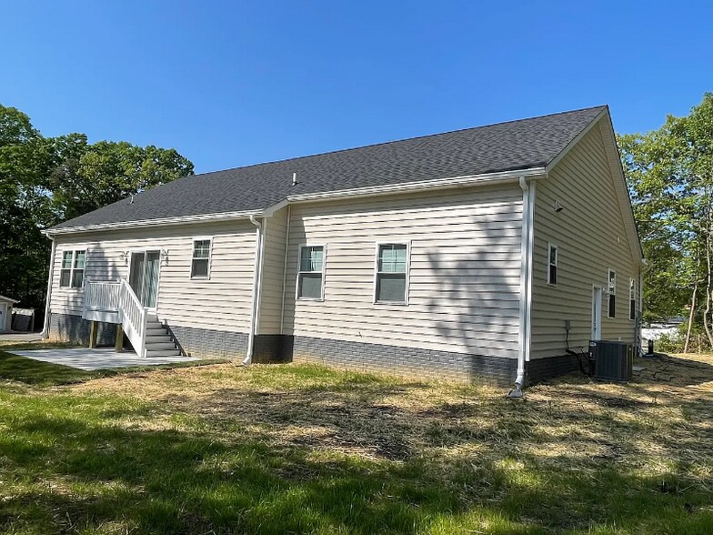 Building Photo - 26165 Sandy Ct