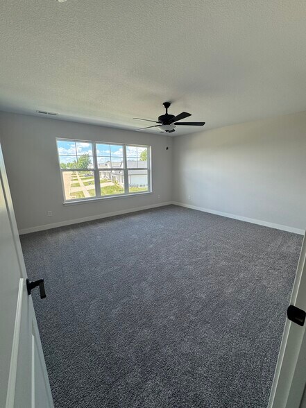 Building Photo - 2432 Roycroft Aly
