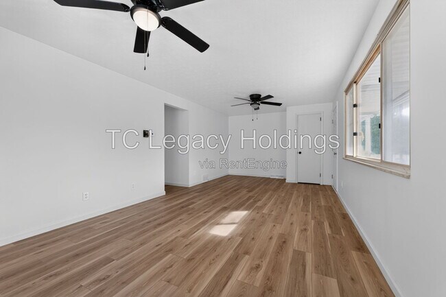 Building Photo - 729 Ridgeway Ave