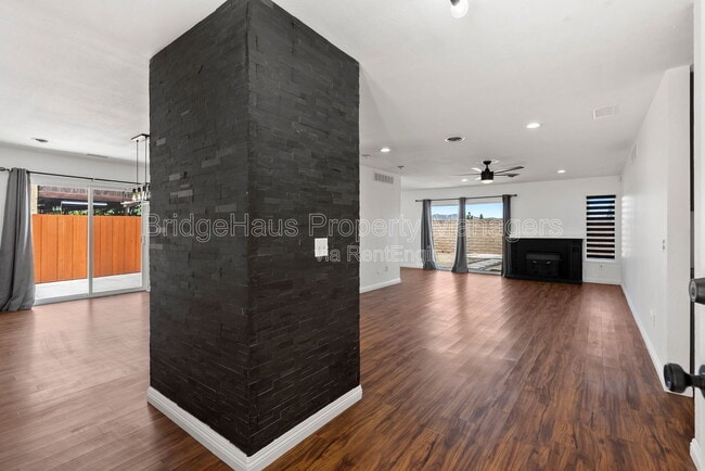 Building Photo - 11004 Collinwood Dr