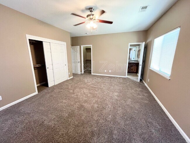 Building Photo - 408 Olive Way