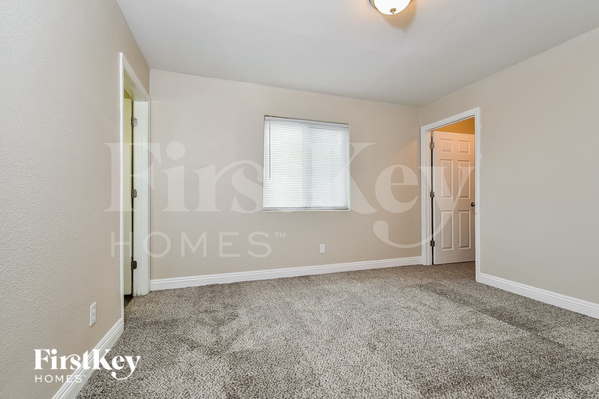 Building Photo - 301 Kings Ave