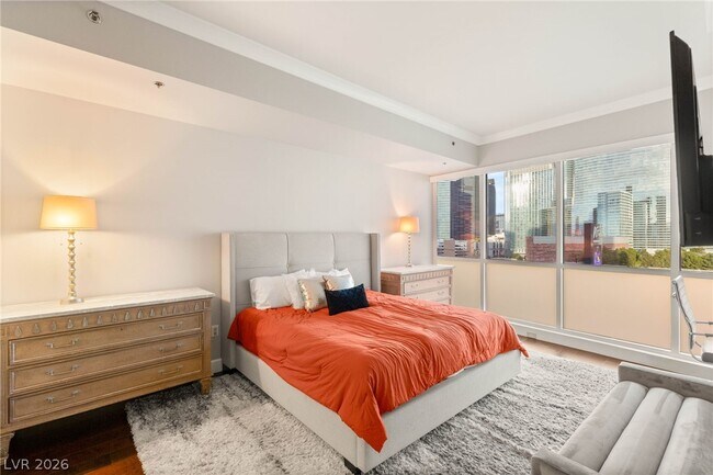 Building Photo - 4575 Dean Martin Dr