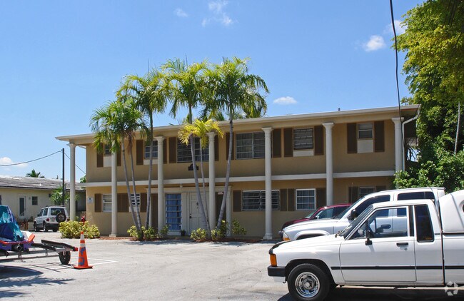 Building Photo - Middle River Apartments