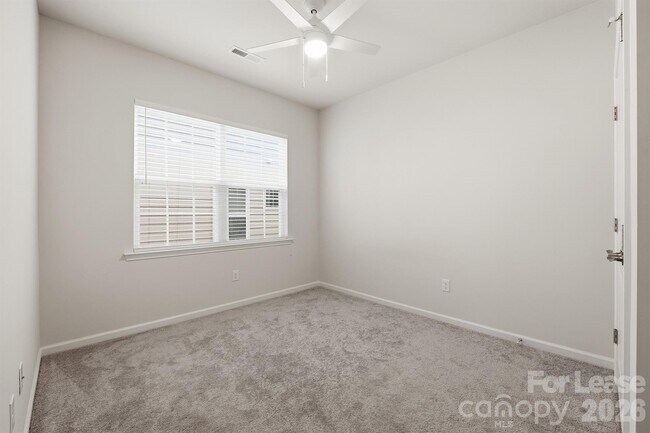 Building Photo - 162 White Apple Wy