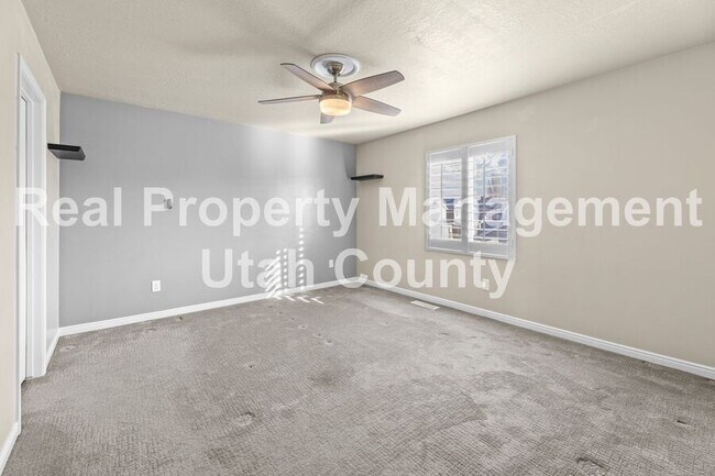 Building Photo - 626 S State Rd