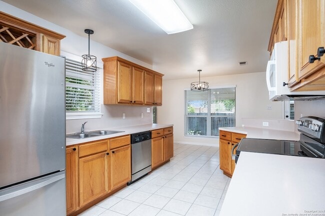 Building Photo - 963 River Rock