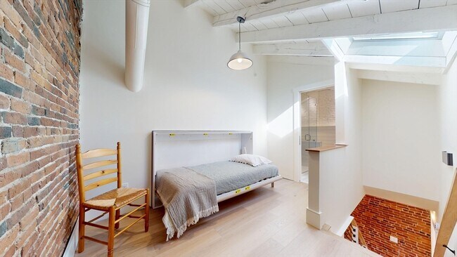 Building Photo - 1 Liberty St