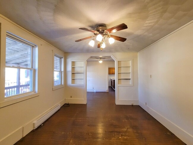 Building Photo - RR&amp;W101