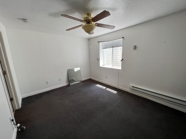 Building Photo - 163 E 70 S