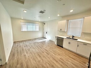 Building Photo - FIRST MONTH FREE! 2 Bedroom / 2 Bathroom o...