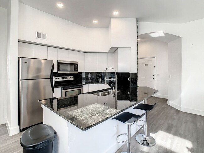 Building Photo - Westpointe Boulevard, Orlando, FL 32835 - 1 BR 1 BA condo