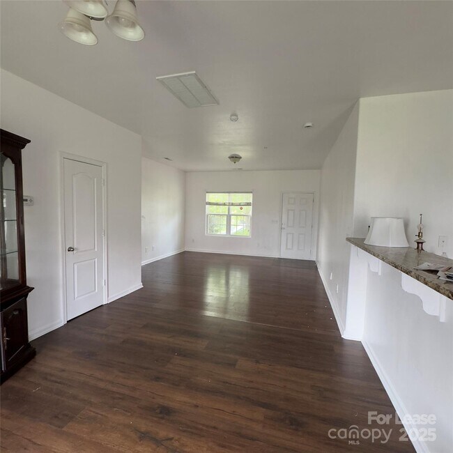 Building Photo - 9013 Maidenhair Ct
