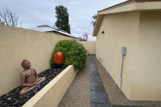 Building Photo - North Hollywood 4BR/3BA Home with Gated Entry and Private Yard