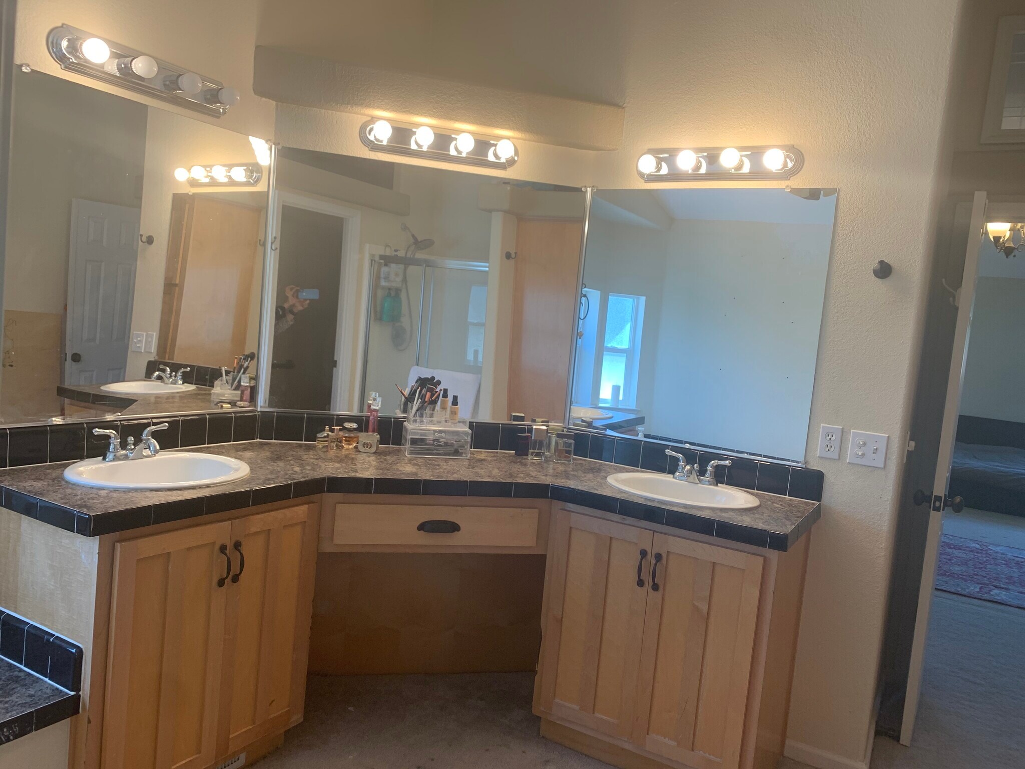 MBR Bath - 9385 Burchell Rd