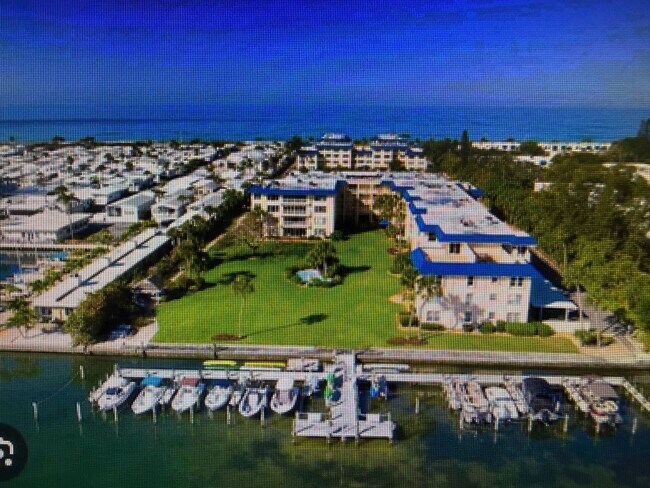 Building Photo - 3802 Gulf of Mexico Dr