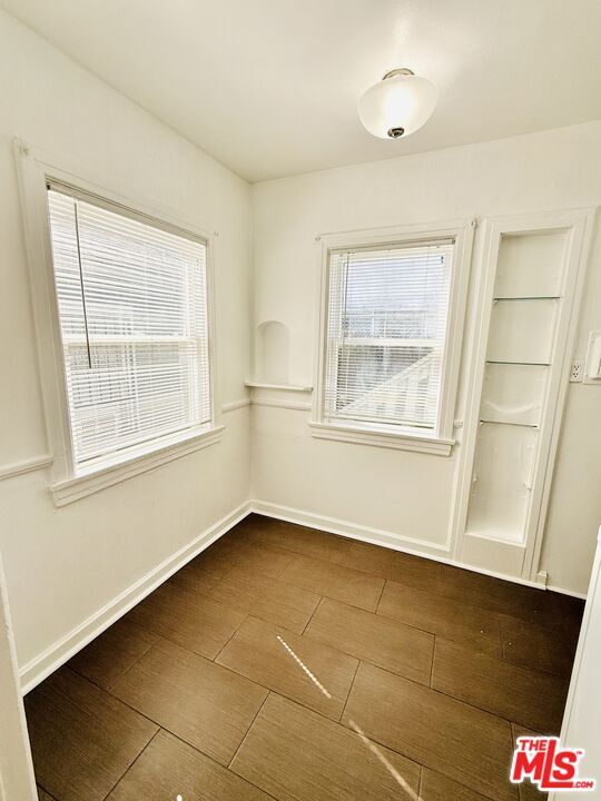 Building Photo - 3881 S Gramercy Pl