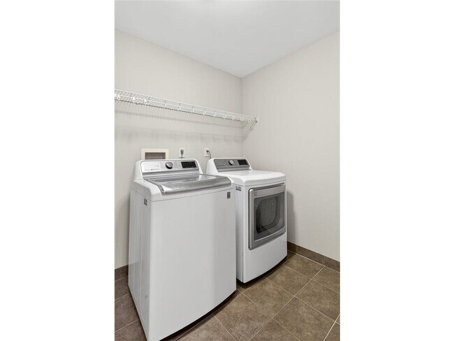 Building Photo - 111 N 4th Ave